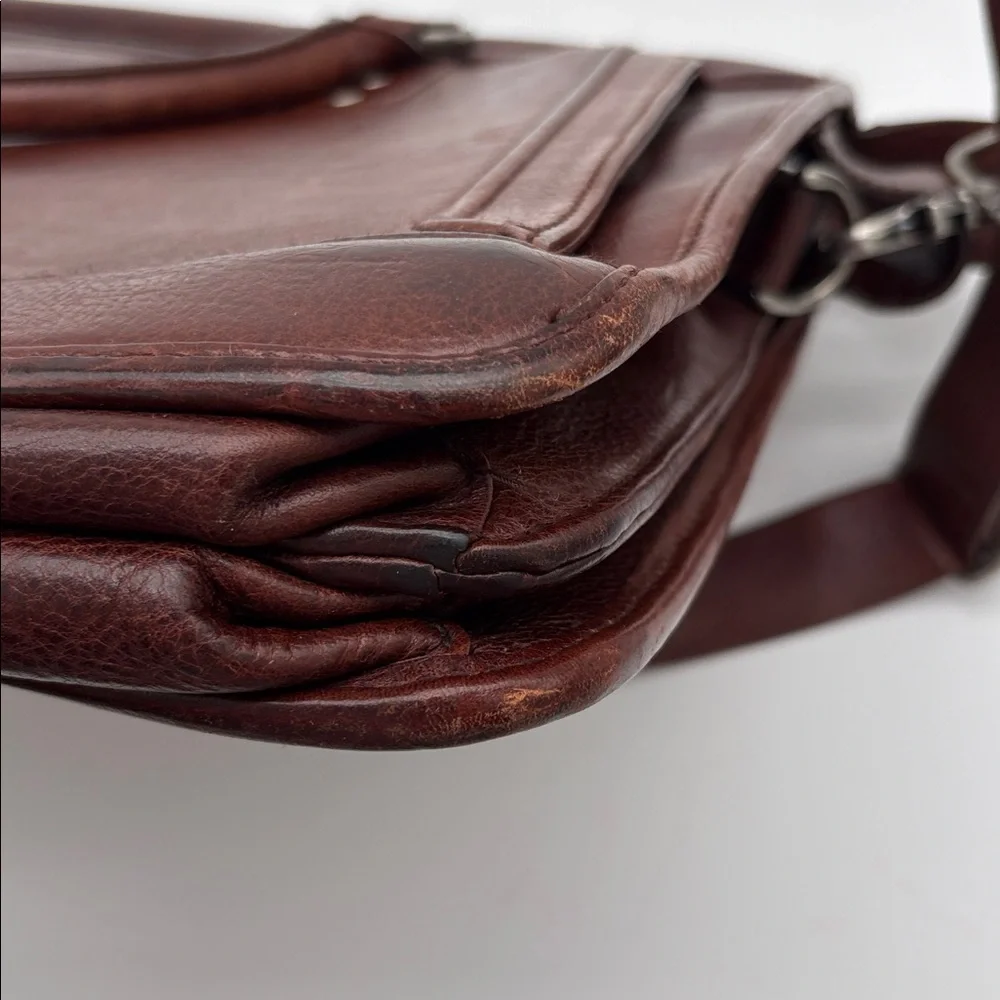 Ellington Brown Leather Attaché Briefcase Messenger Bag BLEMISH